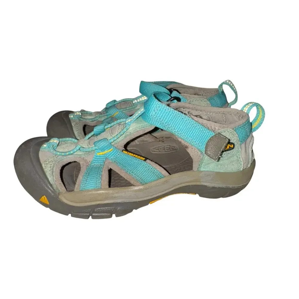 KEEN Newport Turquoise Sandals Kids Size 1 Outdoor Hiking Camping Lake